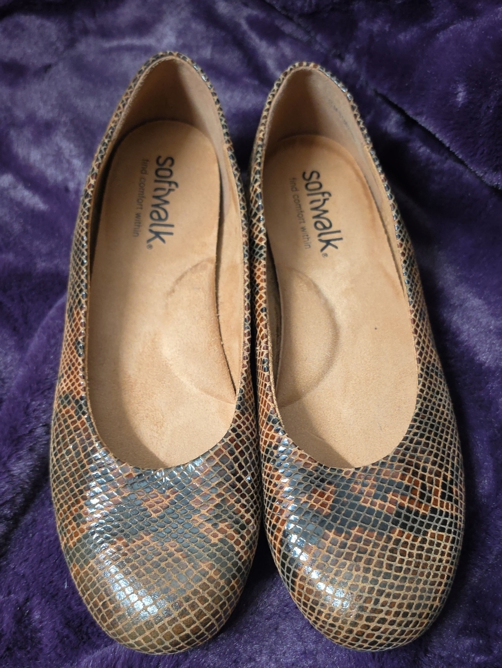 SoftWalk Tan and Black Snake-Print Slip-On Flats Sz 11